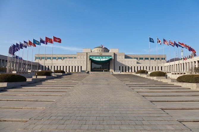 Private Tour: Talk show with N.K. Defector and Short Hiking - Exploring Seoul’s Hidden Perspectives on the DMZ