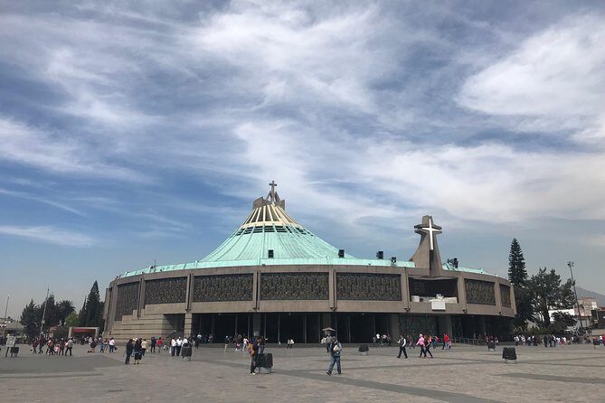 Private Tour Teotihuacan Pyramids & Basilica of Guadalupe - FAQs