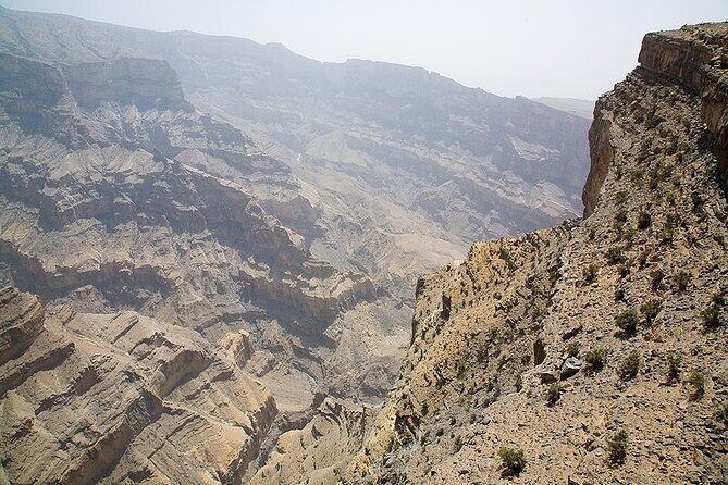 Private Tour: The Grand Canyon of Oman and Jebel Shams Day Trip - Key Points