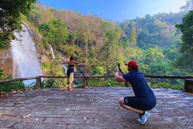 Private Tour to Doi Inthanon including Twins Pagodas and Hiking - Key Points