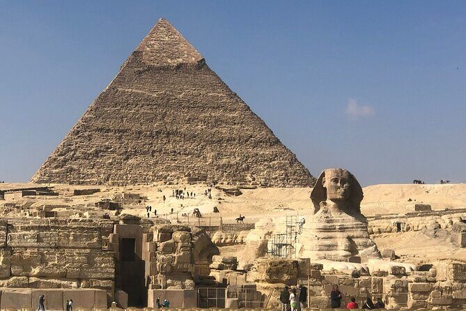 Private Tour to Giza Pyramids, Sphinx, Egyptian Museum and Bazar - Exploring the Giza Pyramids and Sphinx