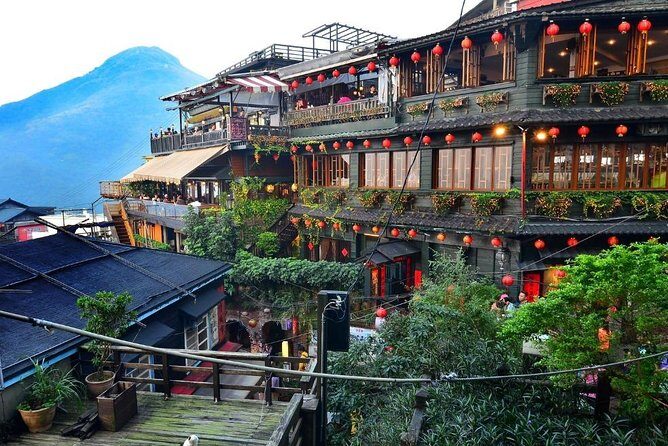Private Tour to Jiufen, Yehliu Geopark, and Pingxi - What to Expect at Each Stop