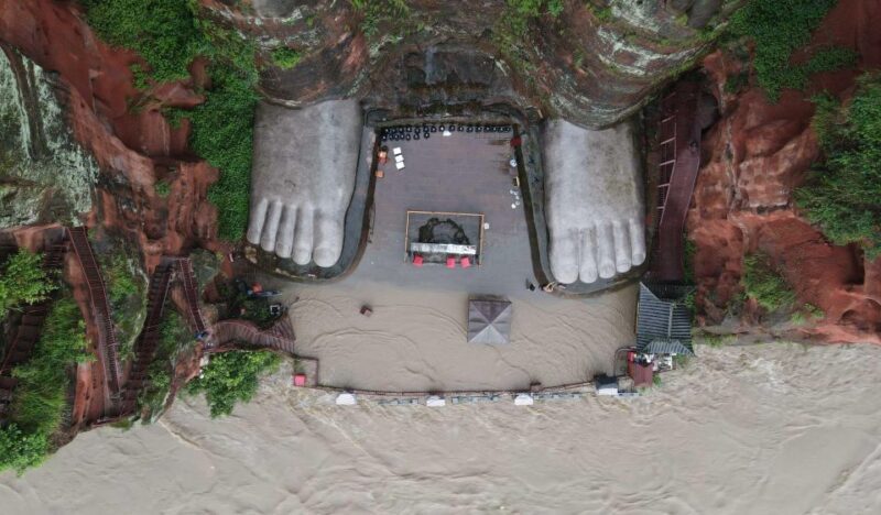 Private Tour to Leshan Giant Buddha & Huanglongxi Old Town - Starting the Day: Personal Pickup & Transport