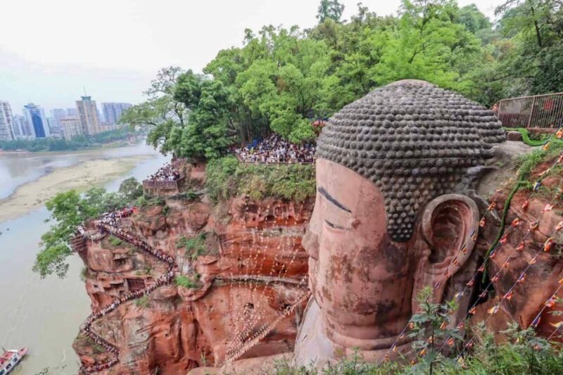 Private Tour to Leshan Giant Buddha & Huanglongxi Old Town - Optional Boat Ride & Temple Visits
