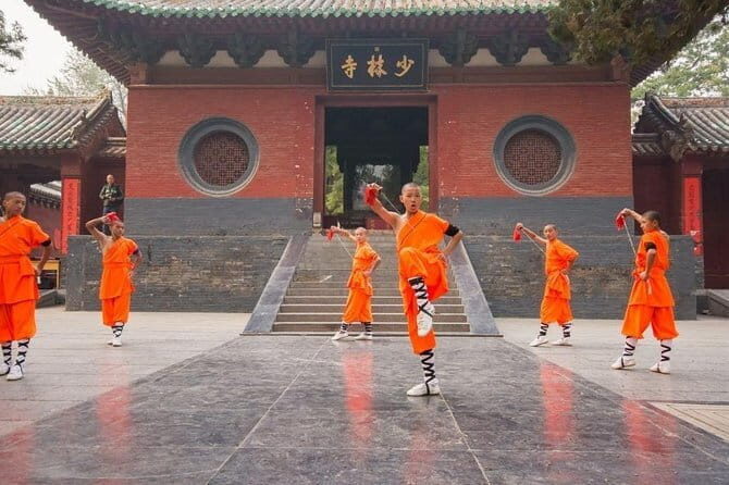 Private tour to Longmen Grottoes and Shaolin from Xi'an by train - Key Points