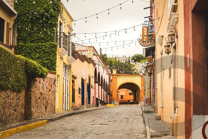 Private Tour to Querétaro and Peña de Bernal from Guanajuato - FAQs