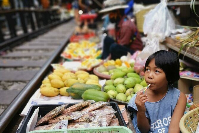 Private Tour to Railway Market and Damnoen Saduak Floating Market - Who Should Consider This Tour?