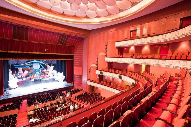Private tour to The Opera House and tour to the old famous arts - Why This Tour Is a Good Deal