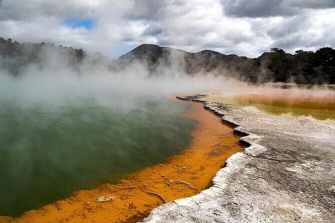 Private Tour WaiOtapu & Huka Falls & Blue springs from Auckland - Exploring Rotorua and Geothermal Marvels