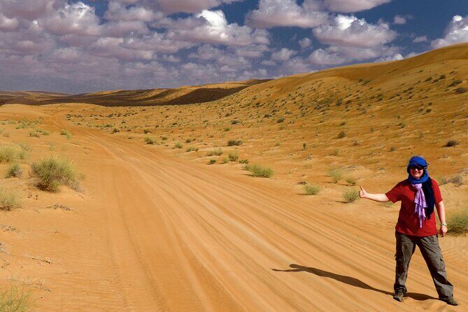 Private Tour -Whaiba sand &wadi Bani khaled - Discover the Best of Oman’s Wadis and Desert in a Private Full-Day Tour