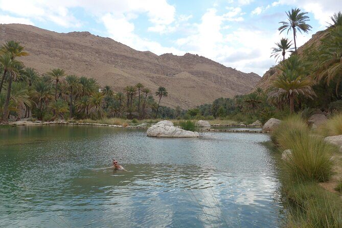 Private Tour -Whaiba sand &wadi Bani khaled - Who Will Enjoy This Tour?
