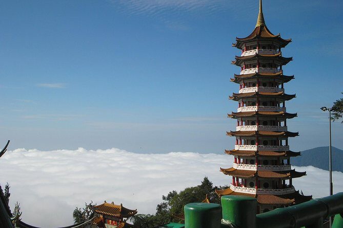Private Tour with Local Host : Genting Highlands Day Tour enroute Batu Caves - FAQs