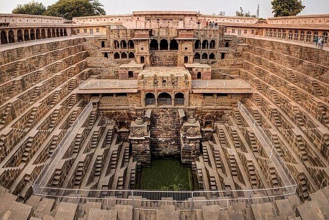 Private Transfer Agra To Jaipur Via Fatehpur Sikri & Chand Baori, Step Well - An In-Depth Look at the Journey
