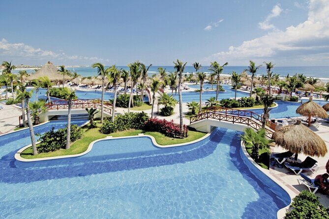 Private Transfer: Akumal to Cancun Airport CUN in SUV - Key Points
