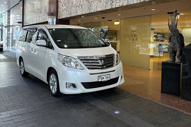 Private Transfer From Auckland Airport To Piha Beach - Why Choose This Service?