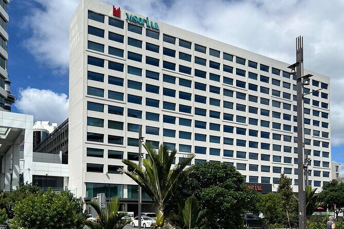 Private Transfer From Auckland City To Auckland Airport - Inside the Vehicle: Comfort and Convenience