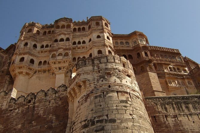 Private Transfer from Chatrapati Shivaji (BOM) Airport to Mumbai - The Sum Up
