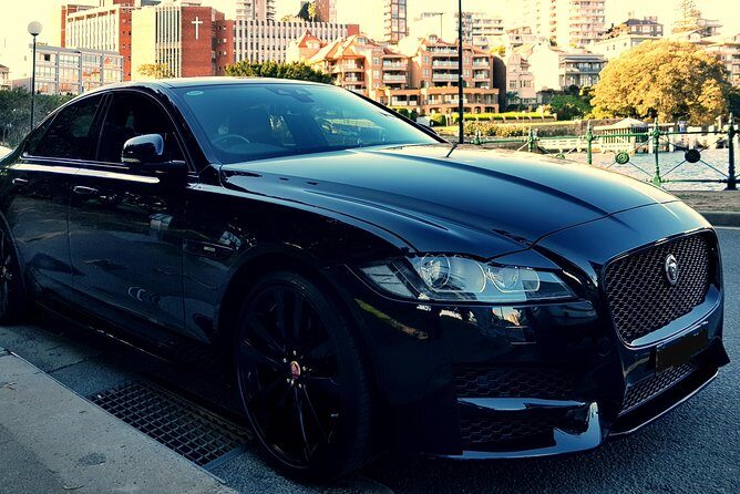 Private Transfer from Sydney CBD to Sydney Domestic or International Airport - Meeting Points and Convenience