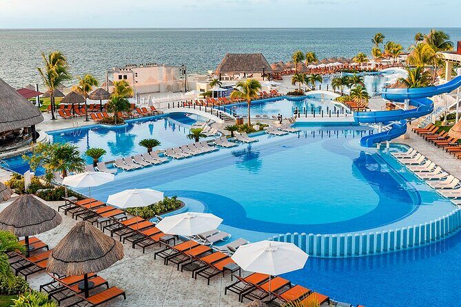 Private Transfer: Hotel Zone to Cancun Airport CUN in SUV - In-depth Look at the Transfer Experience