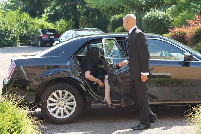 Private Transfer in a Luxury Vehicle to and from MSY Airport - A Closer Look at the Experience