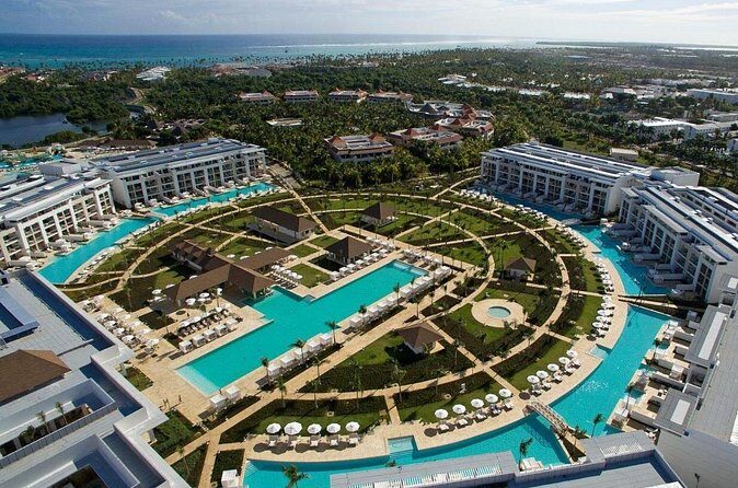 Private Transfer Punta Cana Airport to/from Falcon By Melia - The Sum Up