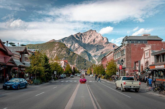 Private Transfer to Banff from Calgary or Airport - The Sum Up