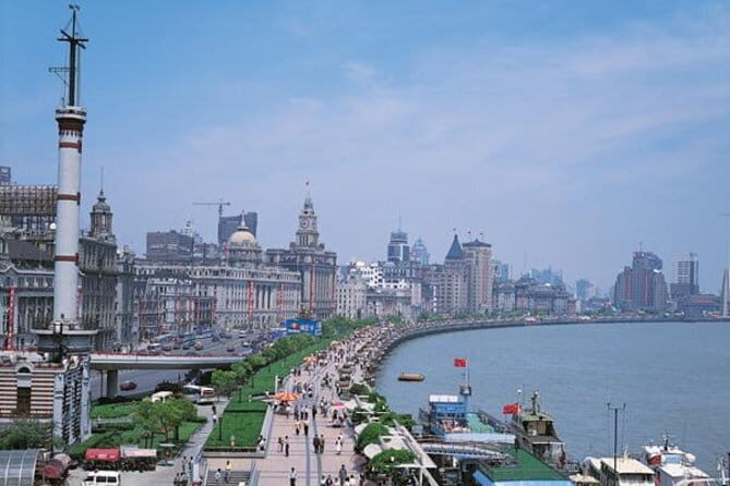 Private Transfer to Pudong Airport from Shanghai Hongqiao Railway Station - Who Will Get the Most Out of This Service?