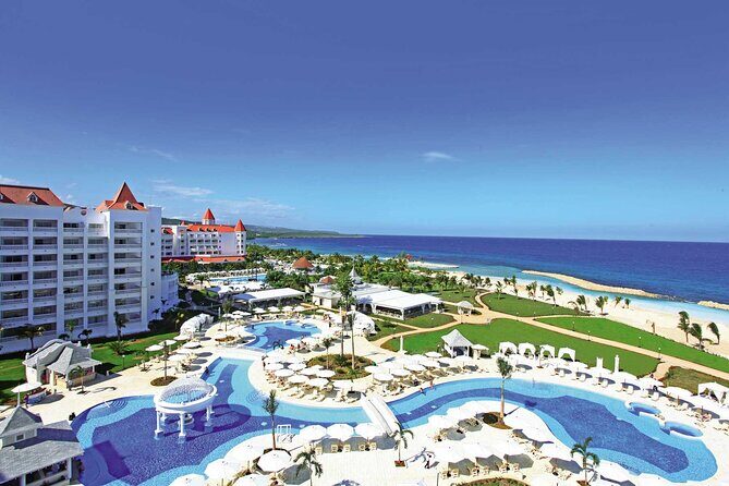 Private Transfers from Montego Bay Airport to Runaway Bay Hotels - The Drivers: Friendly, Knowledgeable, and Trustworthy