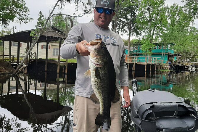 Private Trophy Bass Harris Chain of Lakes Fishing Charter - A Detailed Look at the Private Trophy Bass Harris Chain of Lakes Fishing Charter
