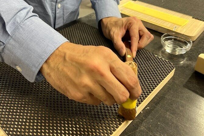 Private Tsubame Sanjo Fruit Knife Making Tour with Licensed Guide - Discovering the Tour Experience