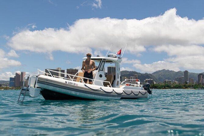 Private Turtle Snorkel & Cruise Waikiki - The Boat and Comfort