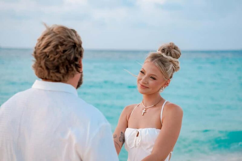 Private Vacation Photoshoot with Photographer in Cairns - Key Points