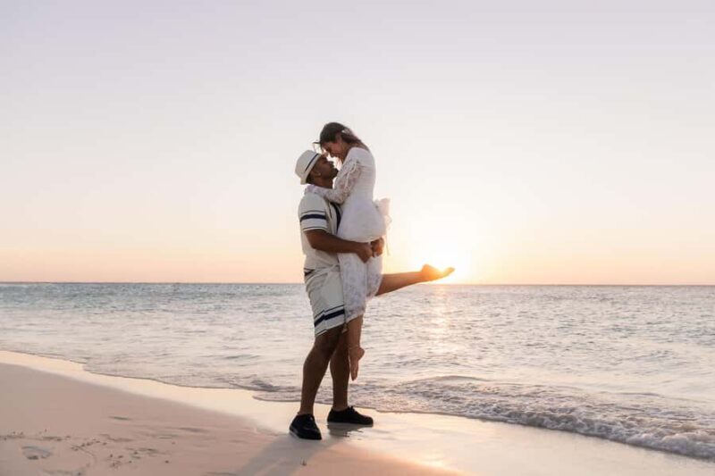 Private Vacation Photoshoot with Photographer in Cairns - Discovering Cairns Through the Lens