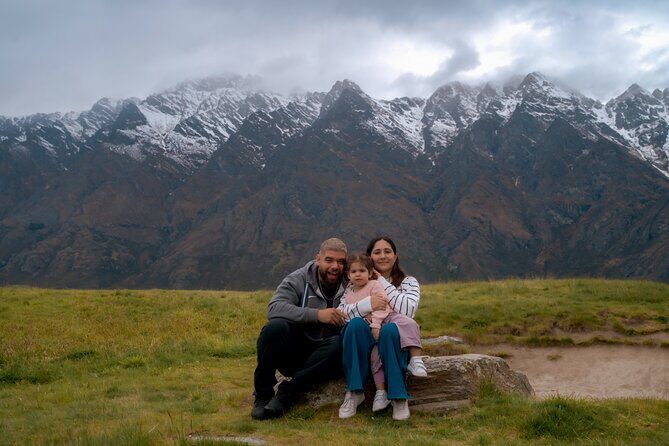 Private Vacation Photoshoot with Photographer in Queenstown - Key Points