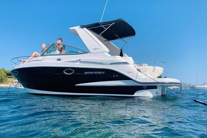 Private: VIP Luxury Yacht Tour With BBQ & Drinks - Key Points