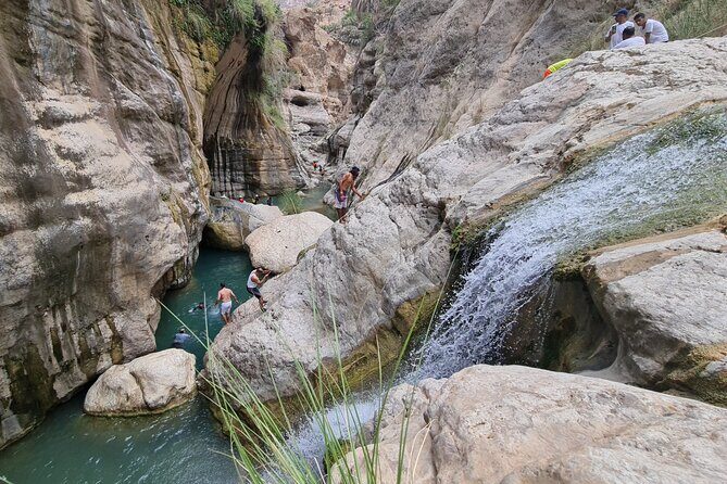 Private Wadi Tiwi - Bimmah Sinkhole - White Sand Beach - Full Day Tour - Key Points
