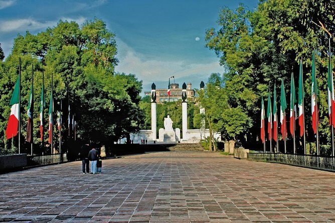 Private Walking Tour Anthropology Museum & Chapultepec Castle - Key Points