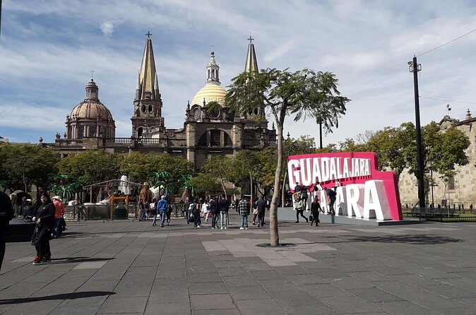 Private Walking Tour Guadalajara History and Murals with Guide - Teatro Degollado
