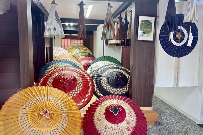 Private Walking Tour of Kanazawa's Crafts and local culture - Key Points