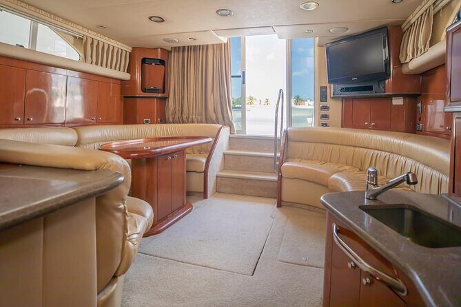 Private Yacht - 46 ft SeaRay Cancun Bay Snorkel 23P4 - FAQ