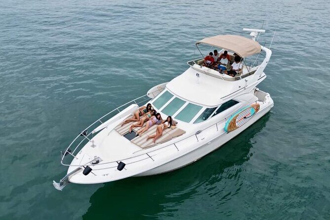 Private Yacht 4Hours Food & drinks included,price is only DEPOSIT - Key Points