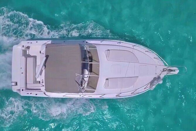 Private Yacht Cancun 42ft up to 8 people - Key Points