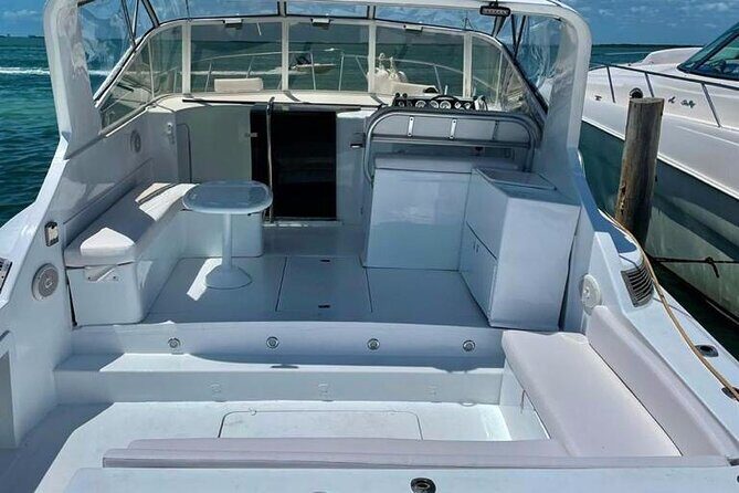 Private Yacht Cancun 42ft up to 8 people - Who Will Love This Tour
