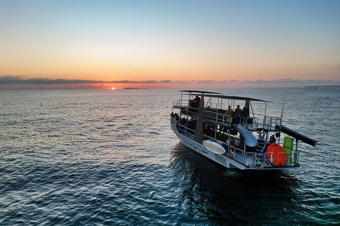 Private Yacht Charter ChicaFUN 2 Waterslides All Inclusive - Key Points