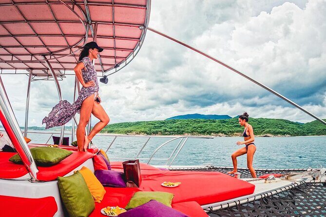 Private Yacht Charter ChicaFUN 3 Waterslides All Inclusive - Detailed Breakdown of the Experience