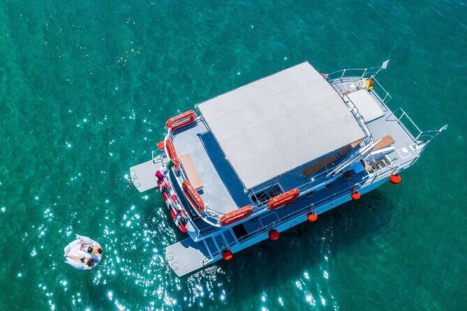Private Yacht Charter ChicaFUN 5 Waterslides All Inclusive - The Experience and What to Expect