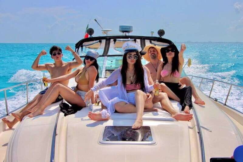 Private yacht in Cancun for maximun 15 people - Key Points