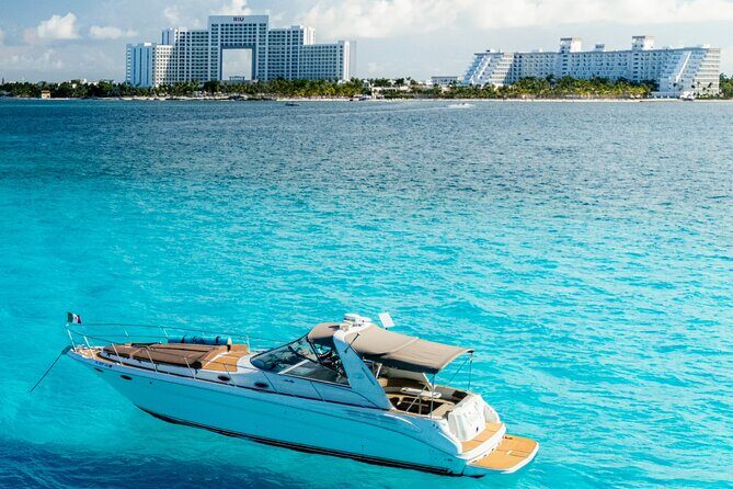 Private Yacht Rental Cancun Up to 15 passengers Isla Mujeres - A Closer Look at the Yacht Experience in Cancun