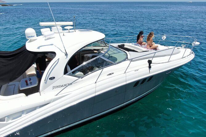 Private Yacht Sea Ray all-inclusive charter in Cabo - Why Choose a Private Yacht in Cabo?