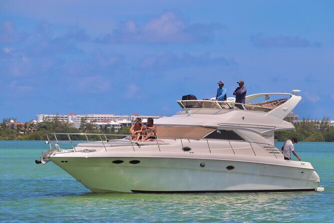 Private Yacht SeaRay 46ft Cancun 25P17 - What to Expect from Your Private Yacht Journey